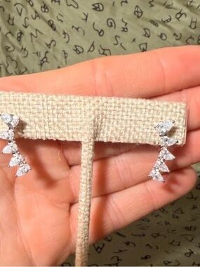 Swarovski crystal ear crawlers 🔥